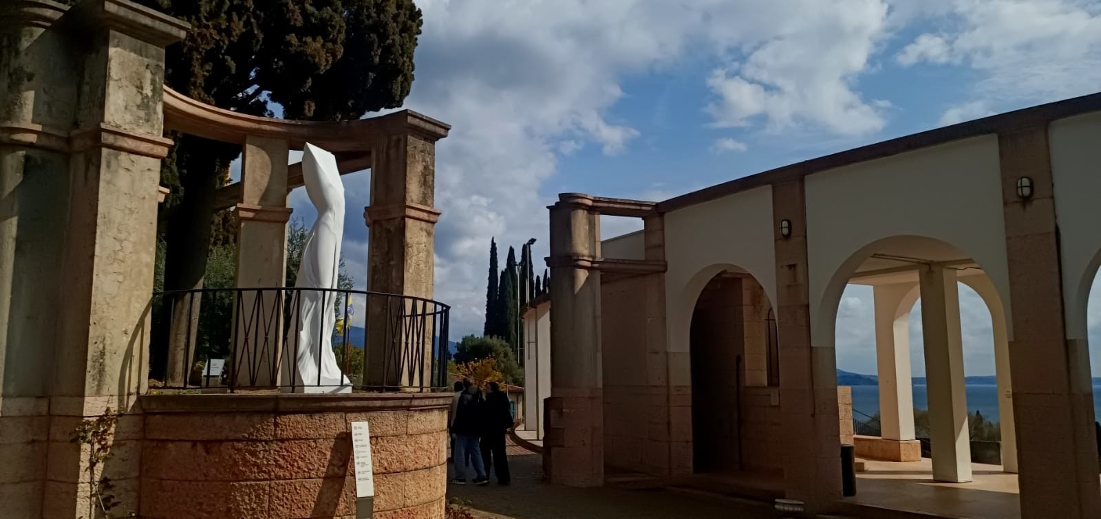 A+Dream+that+Becomes+a+Profile%2C+a+Profile+that+Becomes+a+Dream%2C+illuminating+the+monumental+%22Vittoriale+degli+Italiani.%22%3Cbr+%2F%3E%0D%0AThe+light+drapes+of+Giovanni+Balderi%27s+white+Venus+flutter+in+the+light+spring+breeze+in+the+famous+residence+of+the+poet+D%27Annunzio.%3Cbr+%2F%3E%0D%0A